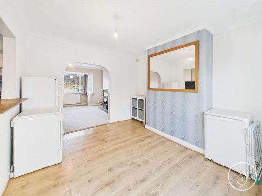 Henconner Gardens, Leeds, LS7 - Photo 1