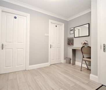 Alexandra Gardens, Woking, Surrey, GU21 - Photo 5