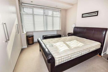 Berrylands, Raynes, SW20 - Photo 4