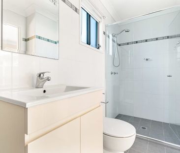 Spacious two bedroom granny flat - Photo 3