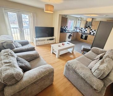 2 bedroom flat to rent - Photo 2