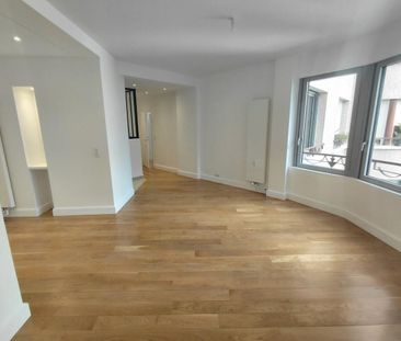 location Appartement T3 DE 73.7m² À PARIS - Photo 2