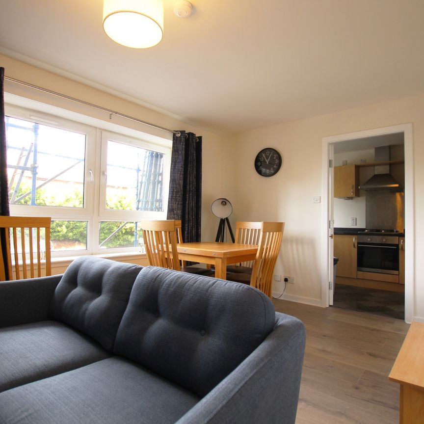 Whitehill Place, Dennistoun, Glasgow - Photo 1