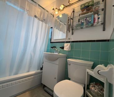 For Lease - 114 Seventh Street, Toronto, Ontario - Photo 2