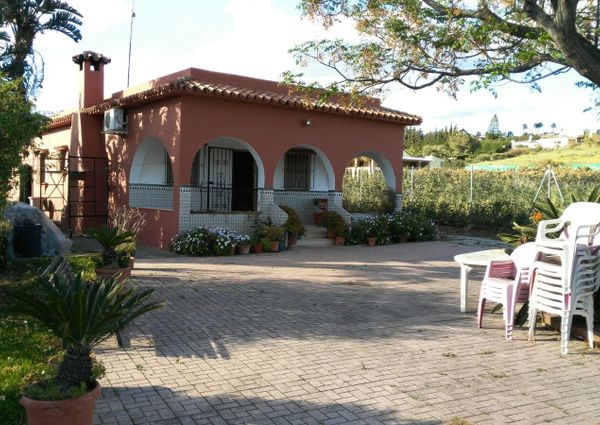 Ref. 38196 Country house