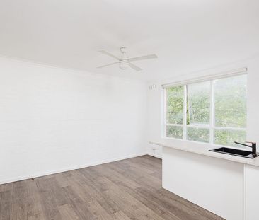 Stylish renovated studio in the heart of Fitzroy - Photo 2