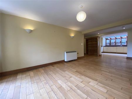 4 bedroom semi-detached house to rent - Photo 5