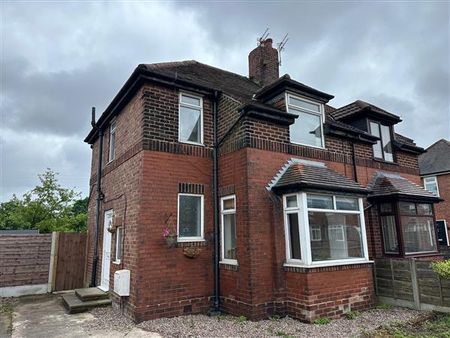 2 Bedroom Semi-Detached House For Rent in Bradshaw Fold Avenue, New Moston, Manchester - Photo 2