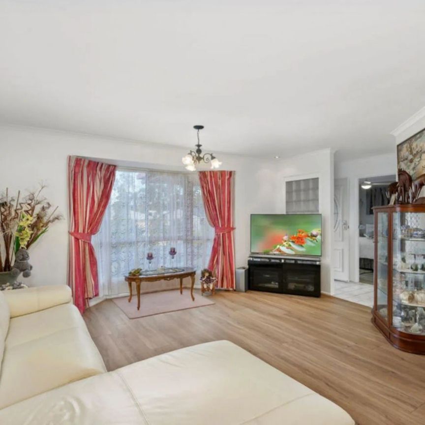 Nestled in one of Carrara's peaceful and family-friendly street, this delightful home is now available for rent. - Photo 1