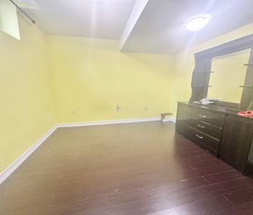 For Lease - 9 Brambank Crescent, Brampton, Ontario - Photo 2