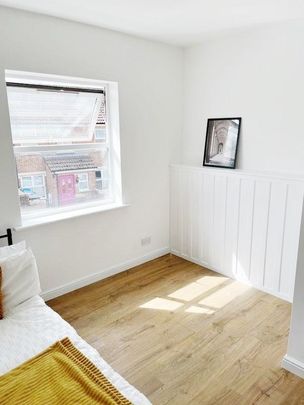1 bedroom in a flat share to rent - Photo 1