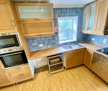 3 bedroom flat to rent - Photo 5