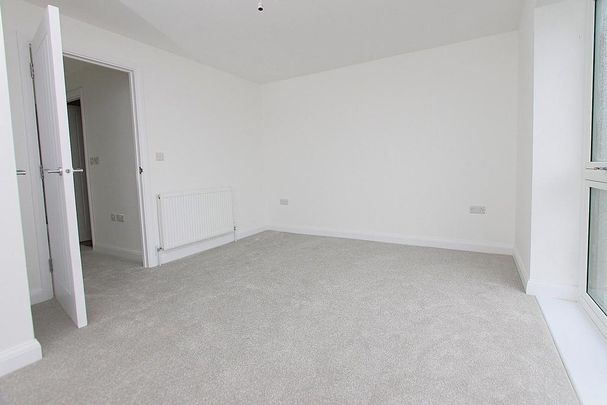 2 bedroom end of terrace house to rent - Photo 1