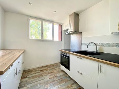 Location Appartement 4 pièces 68m² JOUE LES TOURS 37300 - Photo 2