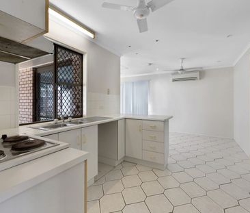 Spacious Family Home for Rent in Mount Pleasant, QLD 4740 - Photo 6