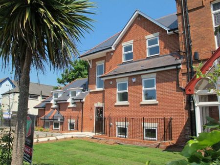 Holdenhurst Rd, Springbourne, - Photo 3