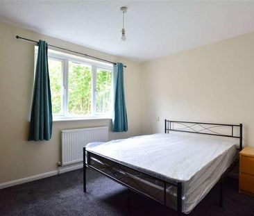 Crosslet Vale, London, SE10 - Photo 2