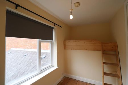 3 bedroom terraced house to rent - Photo 5