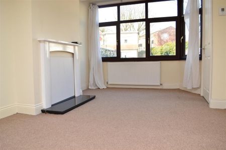 3 bedroom end of terrace house to rent - Photo 2
