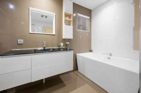 STYLISH HOME IN SOUGHT AFTER AREA!!! - Photo 2