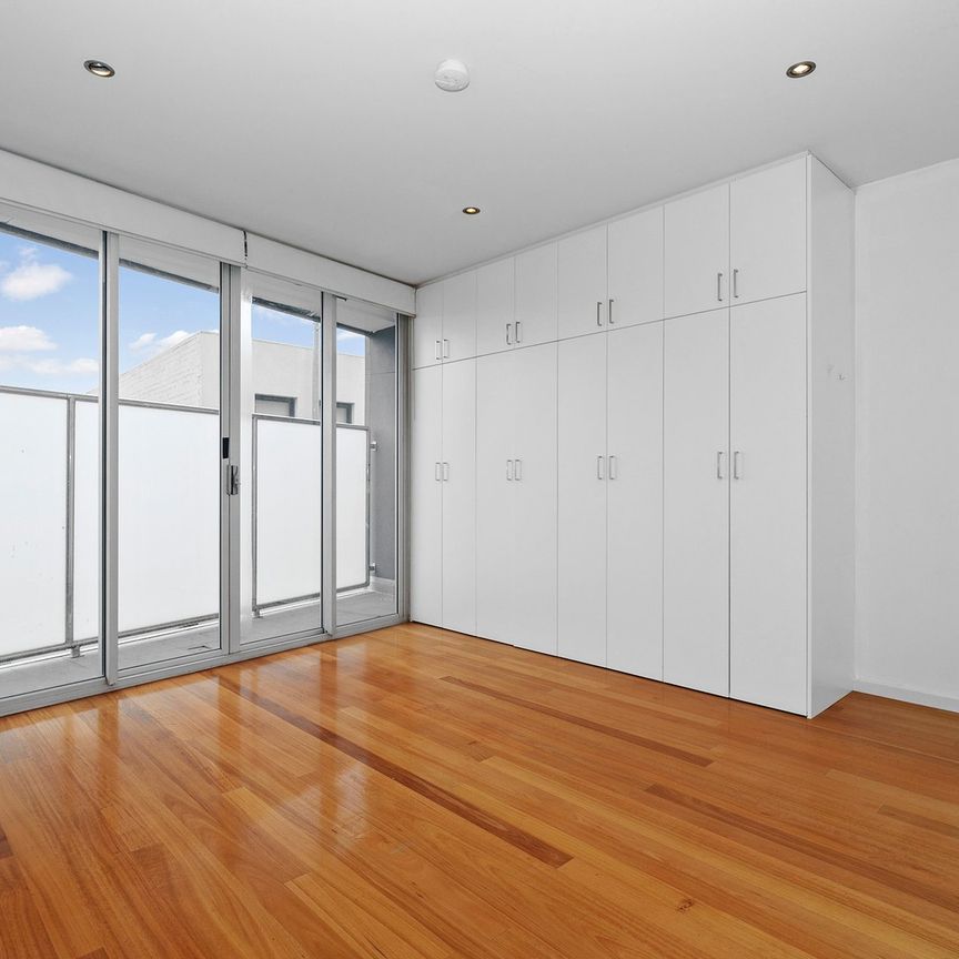 Luxury Four-Level Living in a Coveted Lifestyle Pocket - Photo 1