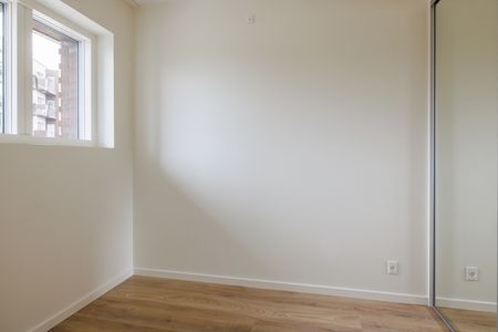 Nyopført 2-værelses lejlighed i flot og moderne boligkompleks - Foto 5