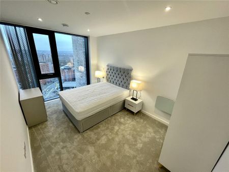2 bedroom penthouse to rent - Photo 4