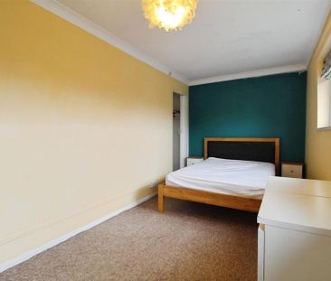 2 bedroom maisonette to rent - Photo 2