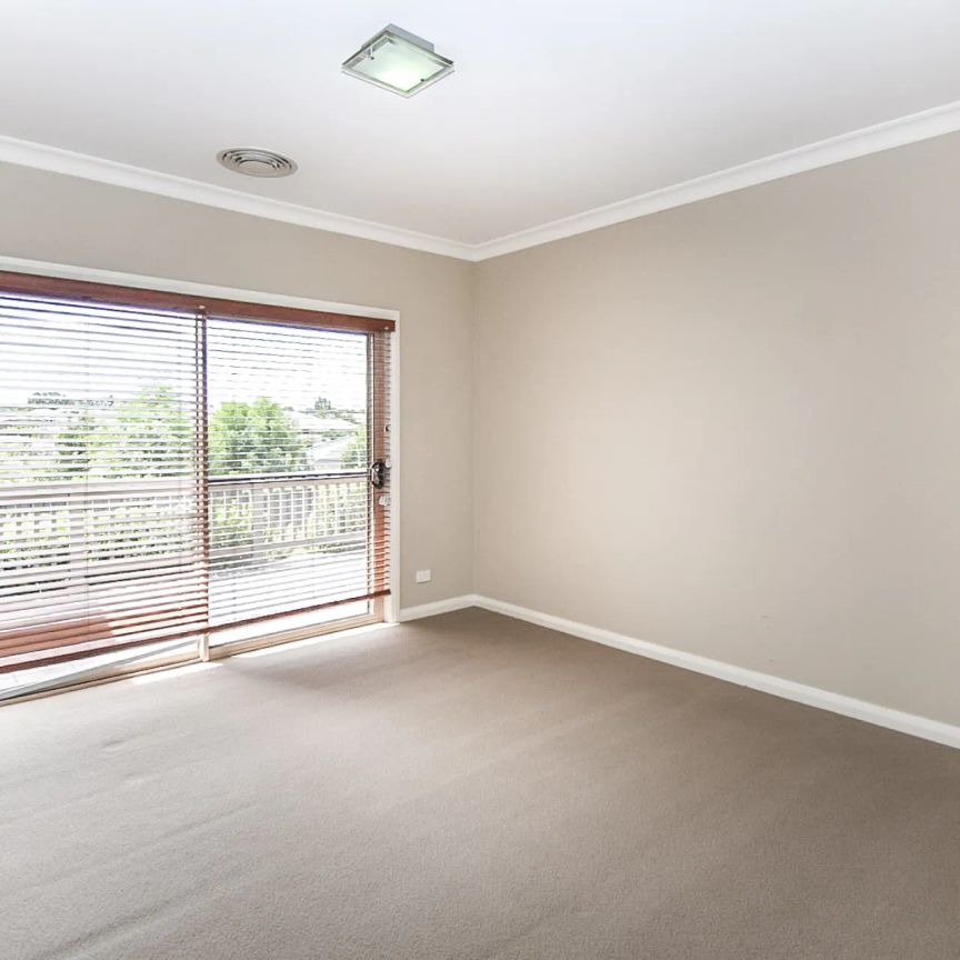 7 Collins Way, Orange. - Photo 1