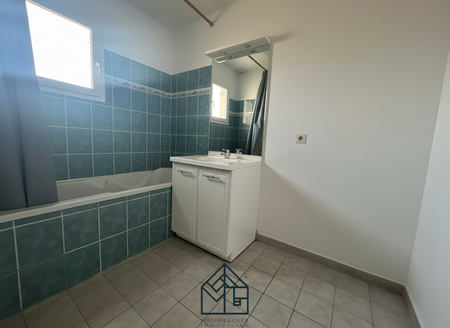 Location Maison 4 pièces 86m² ROANNE 42300 - Photo 4