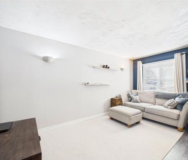 2 bedroom end of terrace house to rent - Photo 1