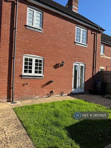 2 bedroom semi-detached house to rent - Photo 4