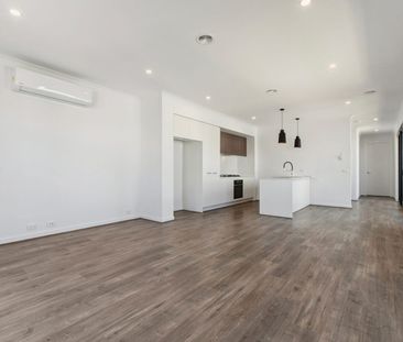 Modern and Stylish 3 level Townhouse - Photo 4