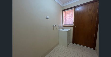 Low Maintenance - Photo 4