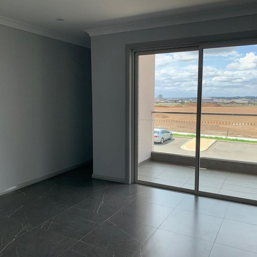 Almost New One Bedroom For Rent at Oran Park - Photo 1