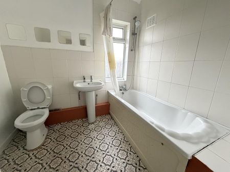 2 bedroom semi-detached house to rent - Photo 5