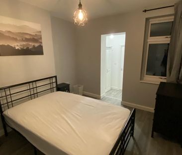 6 bedroom semi-detached house to rent - Photo 5