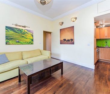 Sinclair Road, W14, London - Photo 2