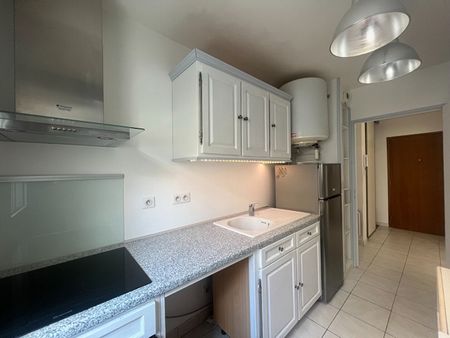 Location Appartement 2 pièces 47m² - Photo 3