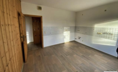 2-Raum-Wohnung in modernisiertem Mehrfamilienhaus – sofort bezugsfrei - Foto 2