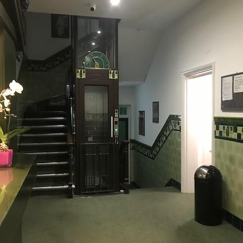 Flat 118 Fulham Palace Road, Fulham W6 9HH - Photo 1