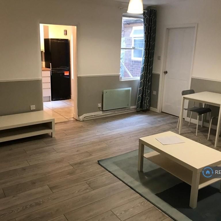 1 bedroom flat to rent - Photo 1