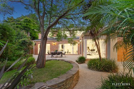 10 Oravel Street, Balwyn North VIC 3104 - House For Rent | Domain - Photo 3