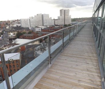 2 bedroom penthouse to rent - Photo 4