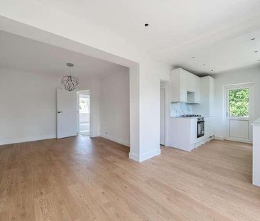 Chartley Avenue, Stanmore, HA7 - Photo 2