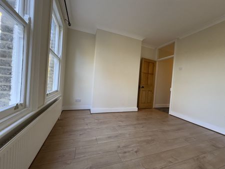2 Bed Flat, Theydon Street, E17 - Photo 2
