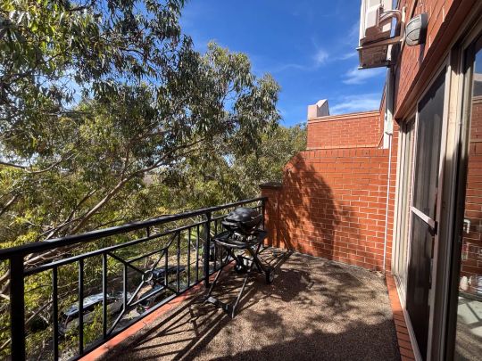 “2 BEDROOMS.” - Photo 1