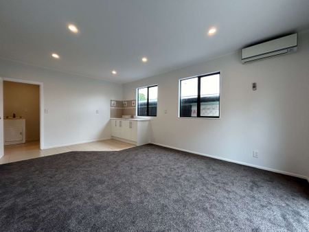 2 Bedroom Unit with Study | Power & Water Included! - Photo 5