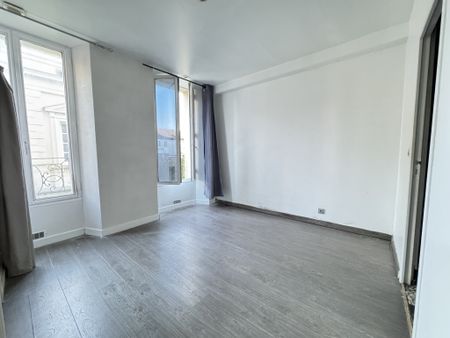 À louer – Charmant 2 pièces en centre-ville d’Arpajon avec cave - Photo 3