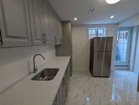 For Lease - 447 Rivermont Road Unit# Lower, Brampton, Ontario - Photo 2